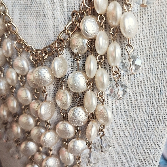 Cascading Gold Tone Pitted Faux Pearls & Faceted Glass Beaded Necklace NWOT - Picture 4 of 9